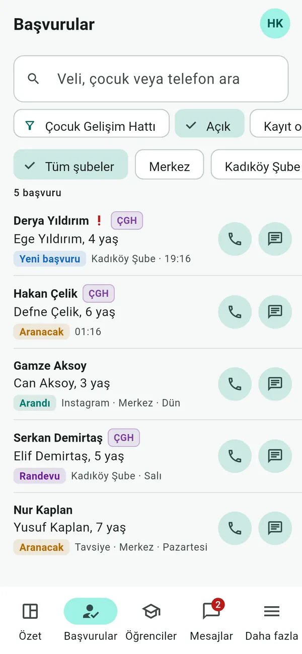 Mobil uygulama, başvurular listesi: veli ve çocuk adı, kaynak, aşama, arama ve mesaj kısayolları